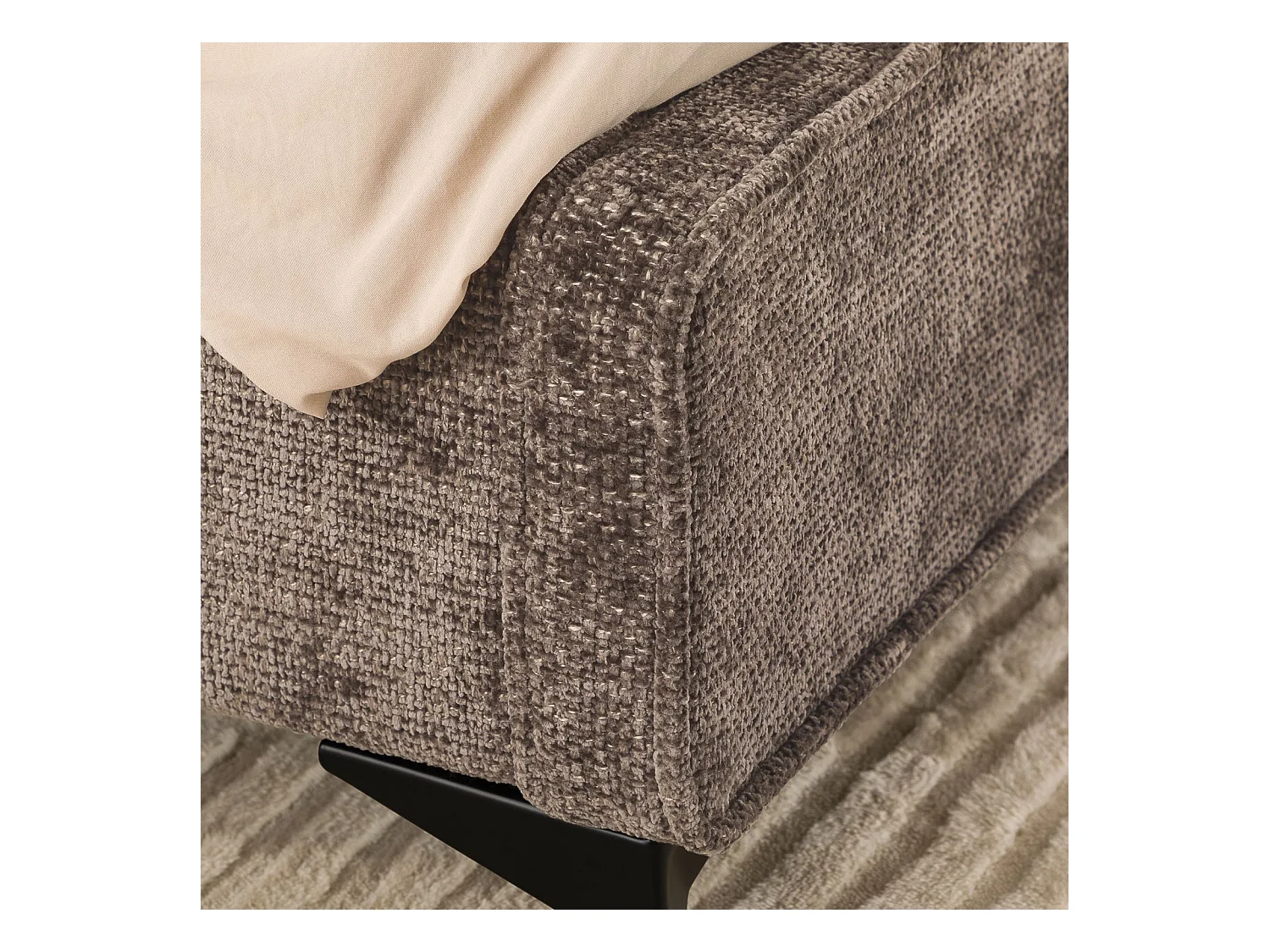 Lit double LEVERDA 140x190 cm, Revêtement en tissu, Lit style moderne pour 2 personnes, Cadre de lit avec sommier inclus, Brun