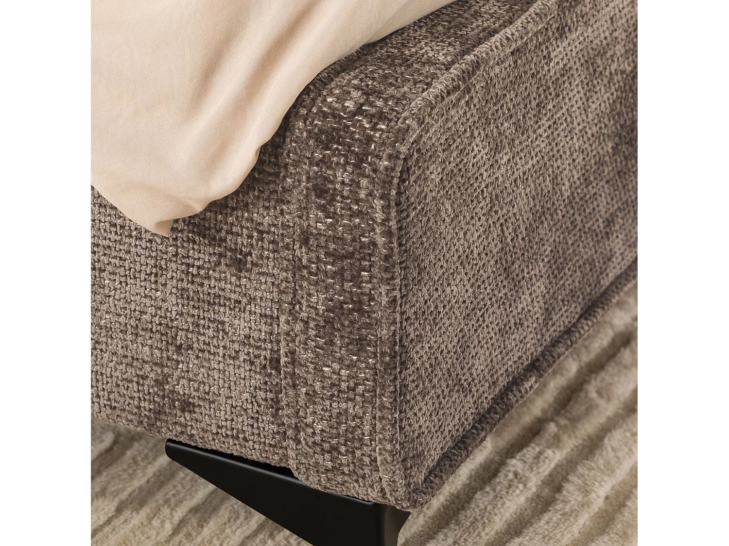 Lit double LEVERDA 140x190 cm, Revêtement en tissu, Lit style moderne pour 2 personnes, Cadre de lit avec sommier inclus, Brun