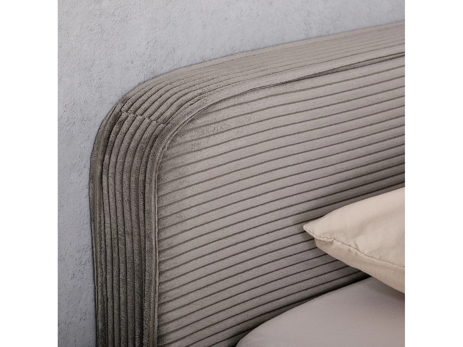 Lit double CURSIO 140x190 cm, Revêtement en tissu velours côtelé Gris, Lit 2 personnes, Cadre de lit en bois avec sommier