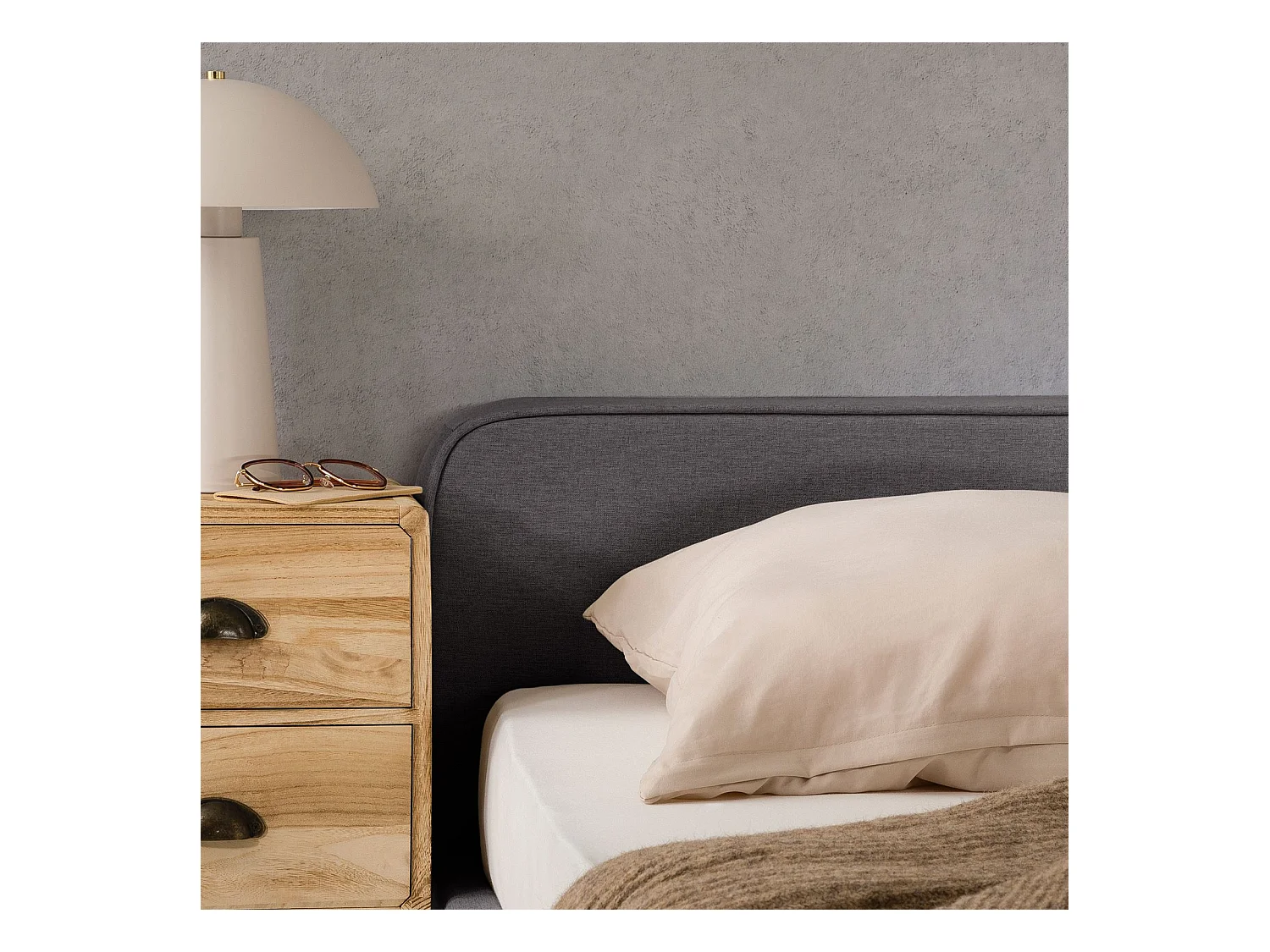 Lit double BELARTI 140x190 cm, Revêtement en tissu Gris foncé, Lit style moderne pour 2 personnes, Cadre avec sommier inclus