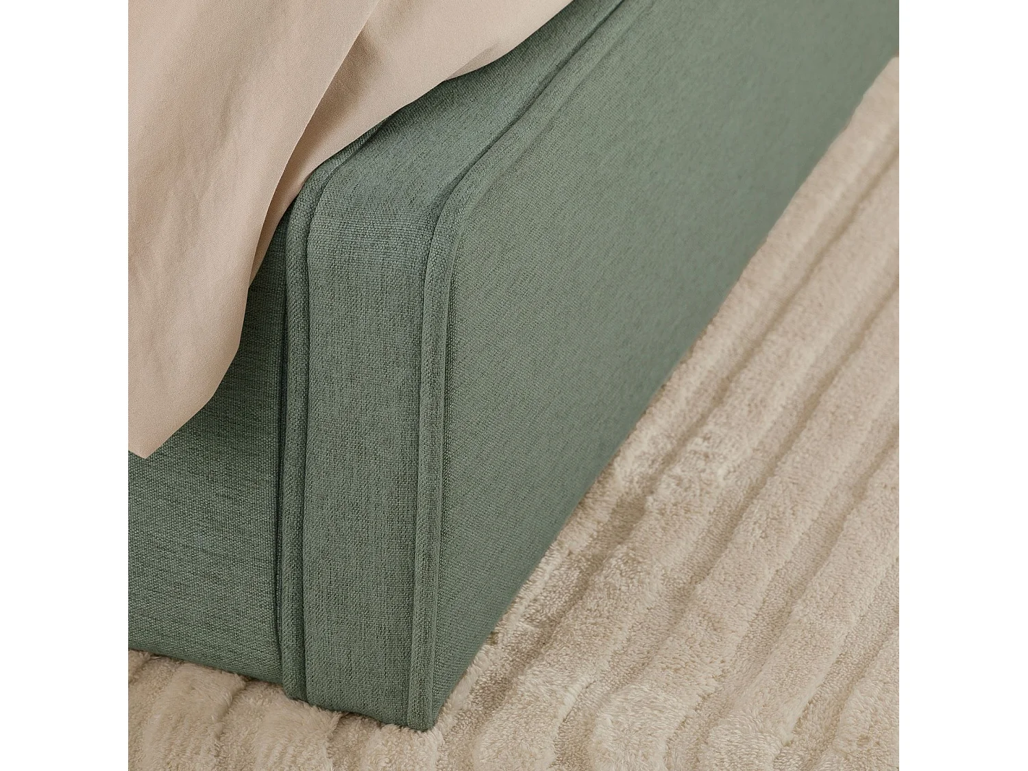 Lit double BELARTI 140x190 cm rembourré, Revêtement en Tissu Vert, Lit style moderne pour 2 personnes, sommier inclus