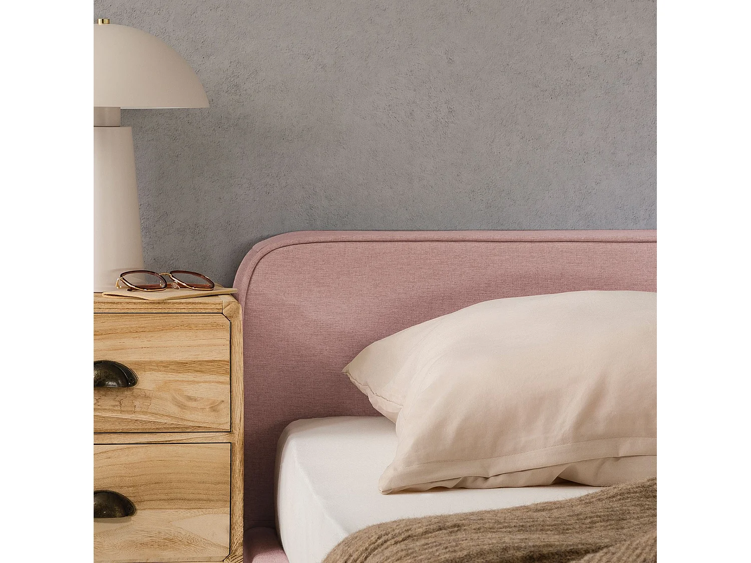 Lit double BELARTI 140x190 cm, Revêtement en tissu Rose, Lit style moderne pour 2 personnes, Cadre avec sommier inclus