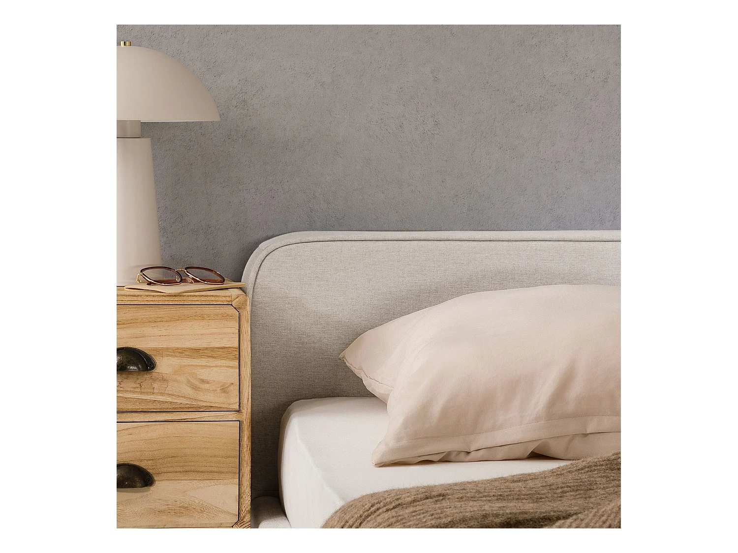 Lit double BELARTI 140x190 cm, Revêtement en tissu Beige, Lit style moderne pour 2 personnes, Cadre avec sommier inclus