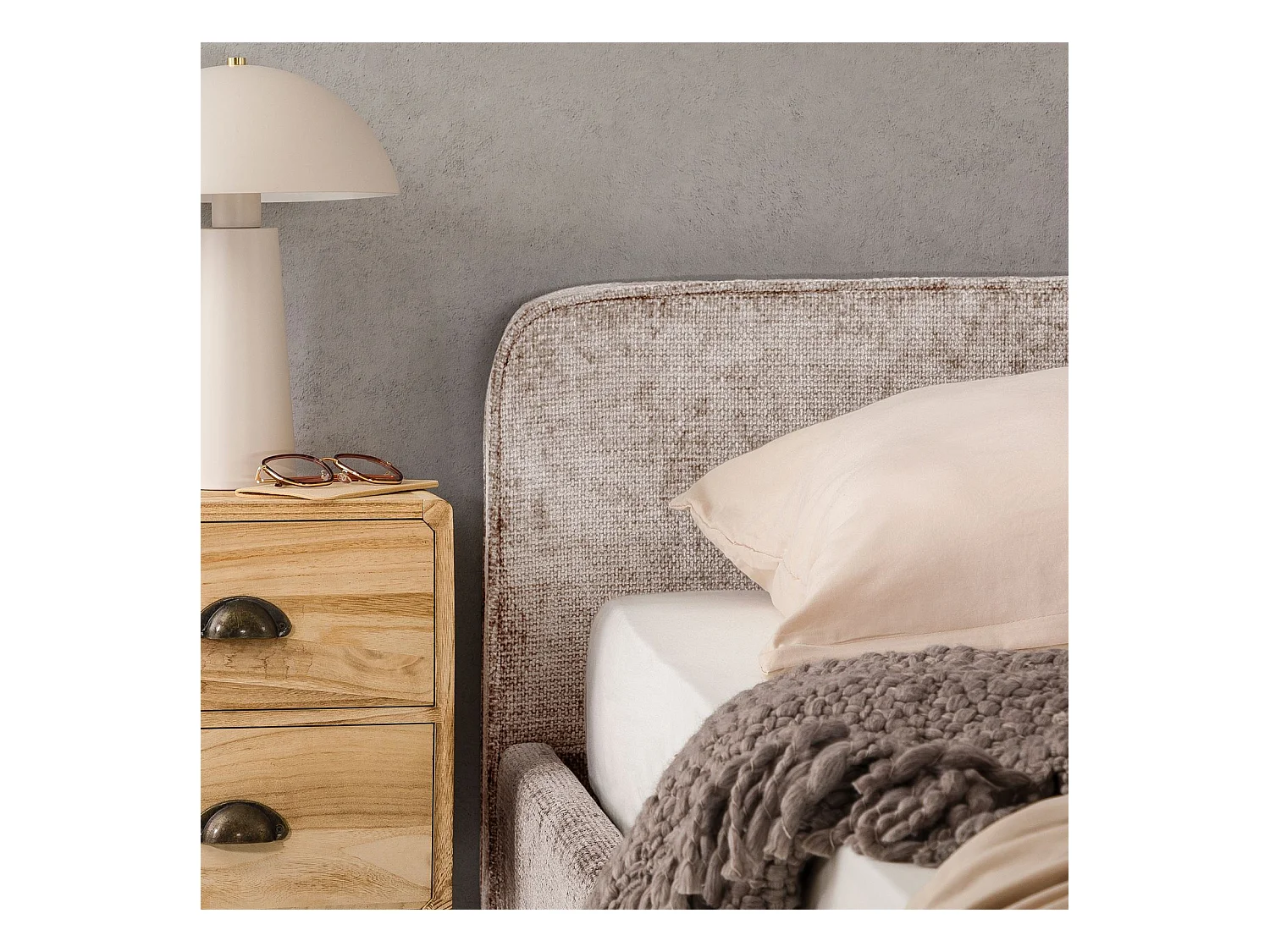 Lit double LEVERDA 140x190 cm, Revêtement en tissu, Lit style moderne pour 2 personnes, Cadre de lit avec sommier inclus, Beige