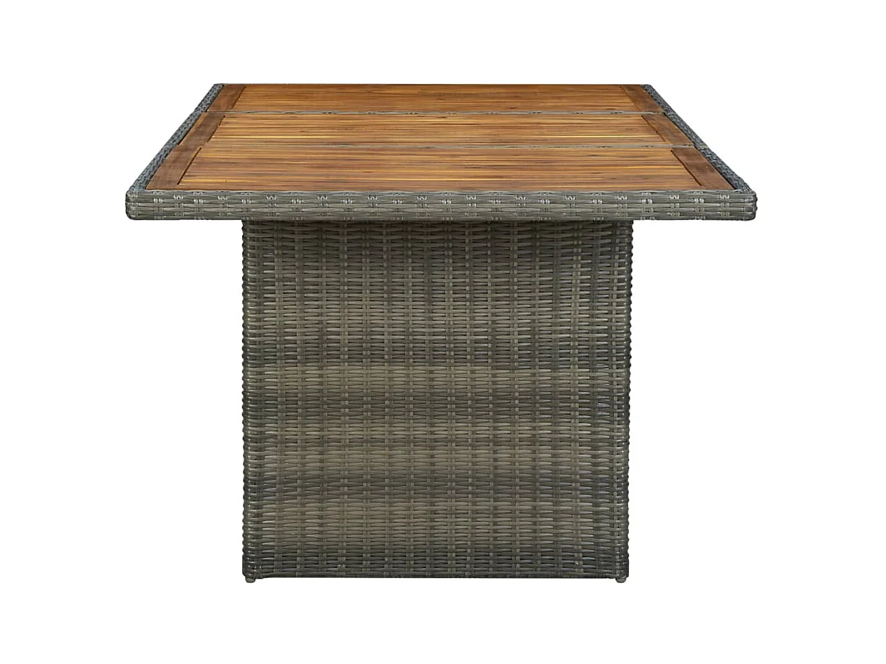 Bruine tuintafel van gevlochten hars en massief acaciahout