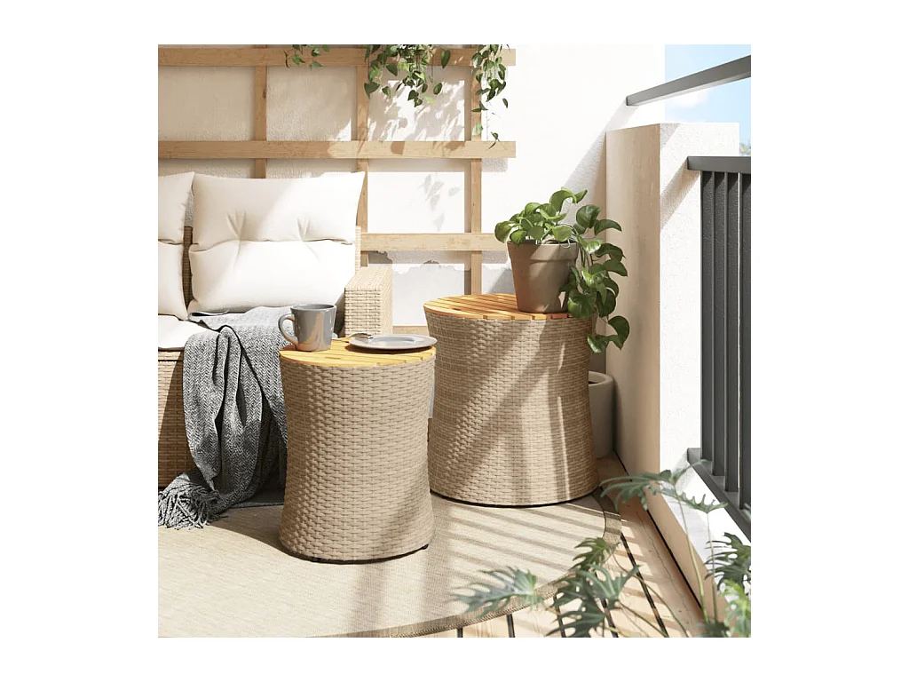 stuks tuintafels met beige houten blad en polyrotan