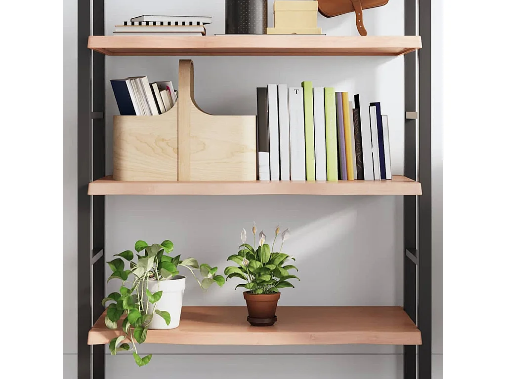 Lichtbruine wandplank van massief behandeld eikenhout