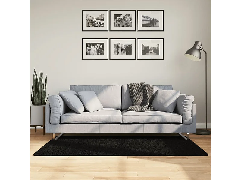 Alfombra HUARTE de pelo corto suave y lavable negra 80x150 cm