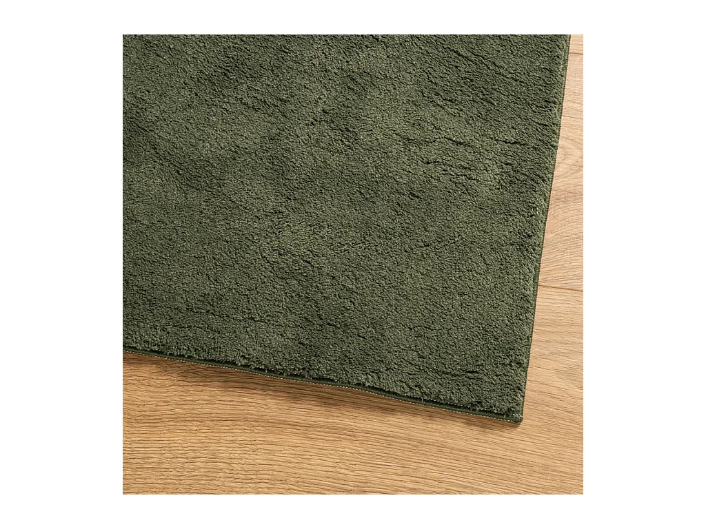 Alfombra HUARTE de pelo corto suave y lavable color verde bosque 160x230 cm