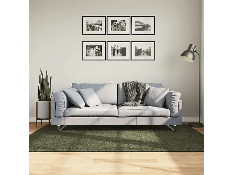 Alfombra HUARTE de pelo corto suave lavable verde bosque 140x200 cm