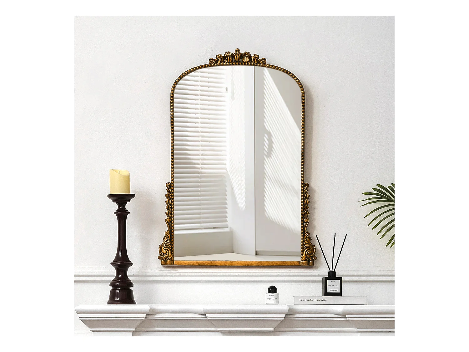 Miroir mural arqué vintage, cadre baroque orné, miroir et résine, or antique (80x4.5x59 cm)