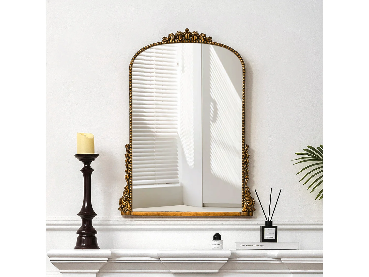 Miroir mural arqué vintage, cadre baroque orné, miroir et résine, or antique (80x4.5x59 cm)