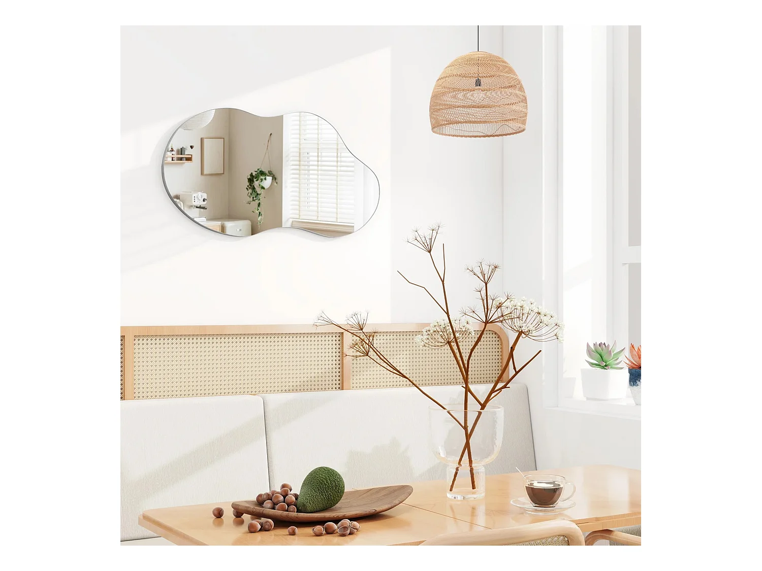 Espejo de pared asimétrico, marco de metal, diseño moderno, plata, cristal y metal (82x2x48,5 cm)