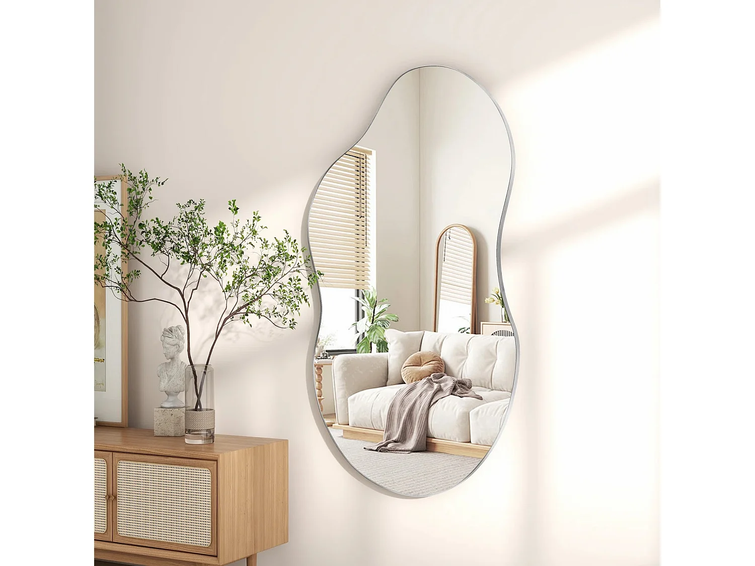 Miroir mural asymétrique, cadre en métal, design moderne, verre et MDF, argenté (110x2x54.5 cm)