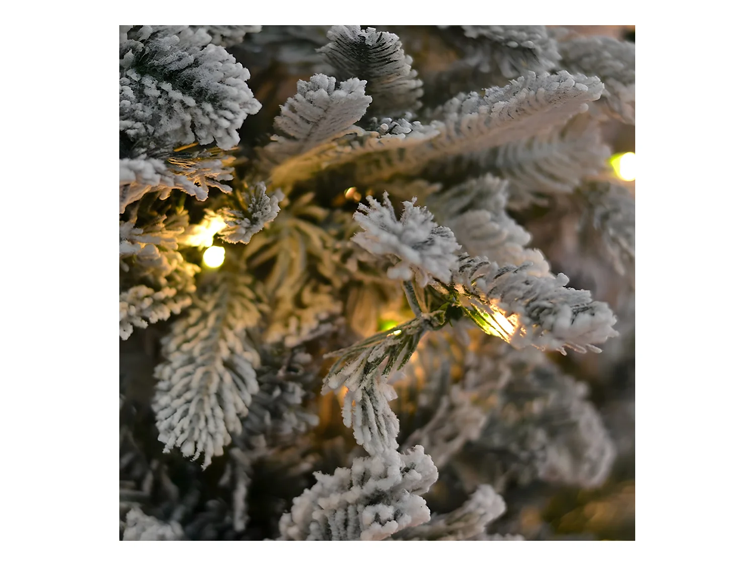 Albero di Natale innevato "Astro" moderno con big led in PE + PVC + Flock 180 cm