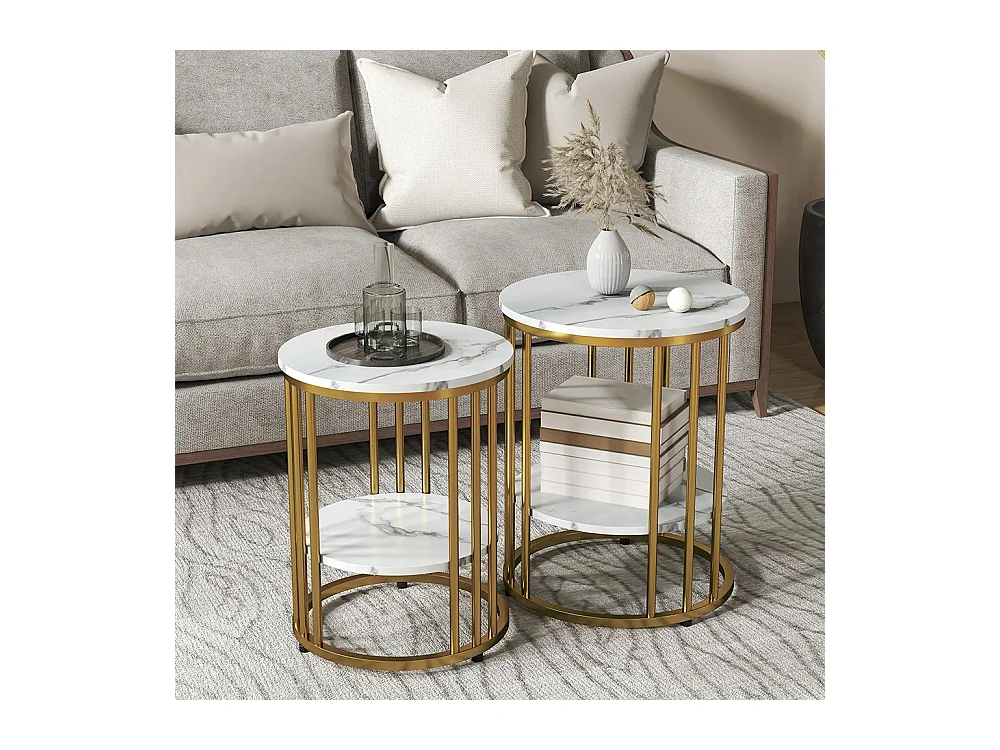 Ensemble de deux tables basses rondes, design marbré, avec étagères ouvertes et structure en acier doré.