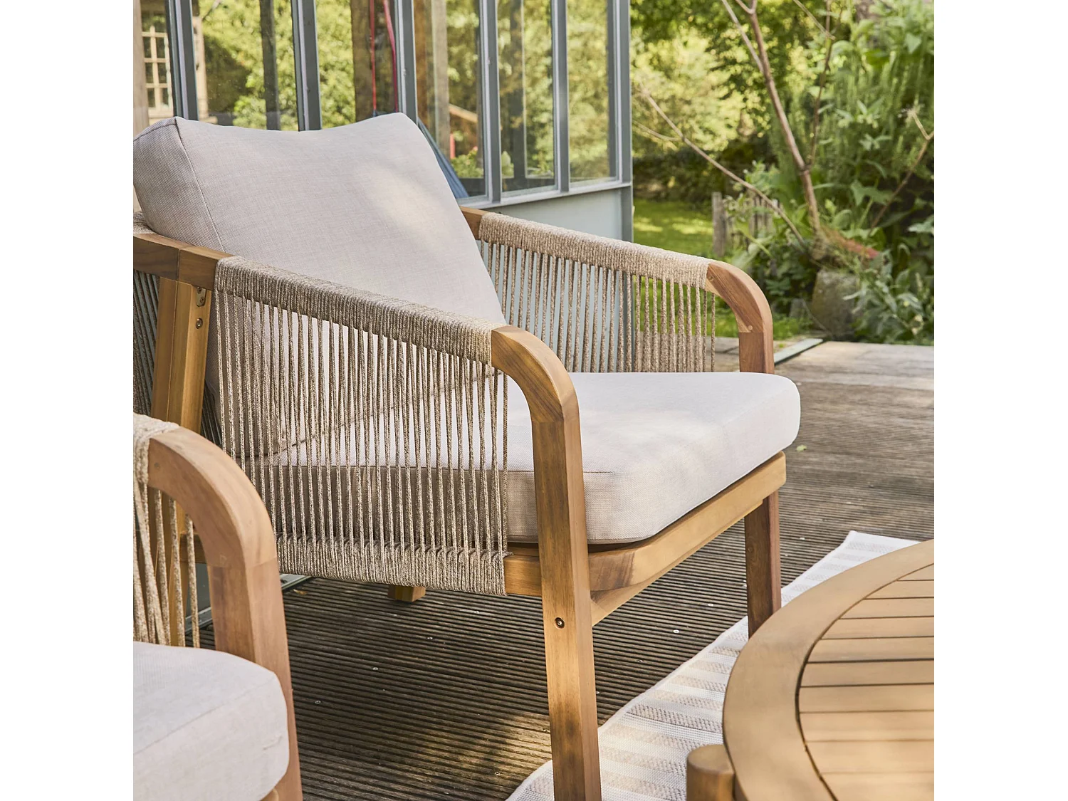 Set da giardino in legno di acacia e corde 7 posti, beige