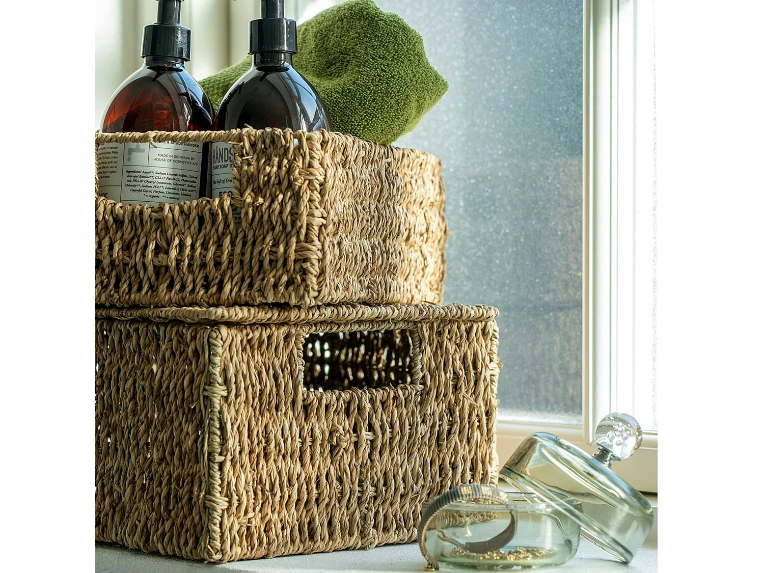 Panier de rangement avec poignées et couvercle en jonc de mer (lot de 2)