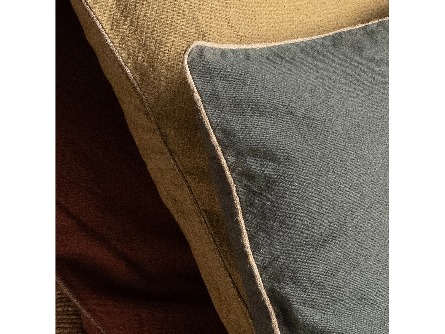 Housse de coussin coton fil teint 55x80 cm HONO DÉCO vert kaki