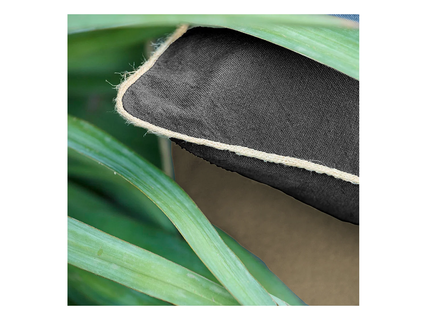 Housse de coussin coton fil teint 55x80 cm HONO DÉCO noir caviar