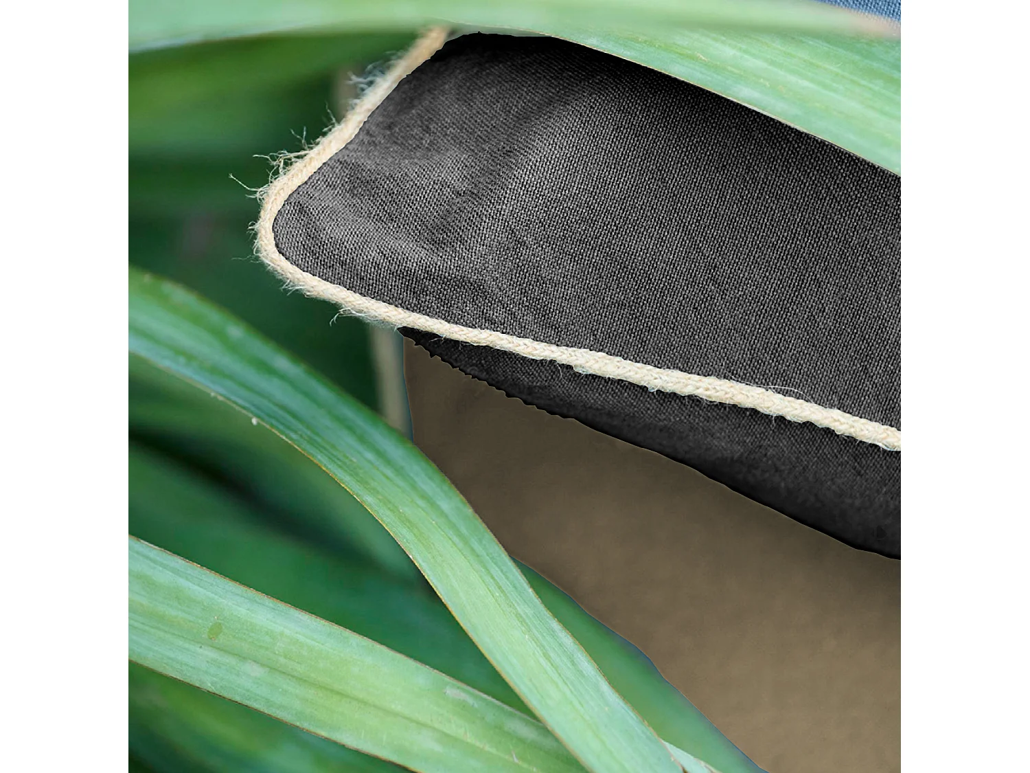 Housse de coussin coton fil teint 55x80 cm HONO DÉCO noir caviar