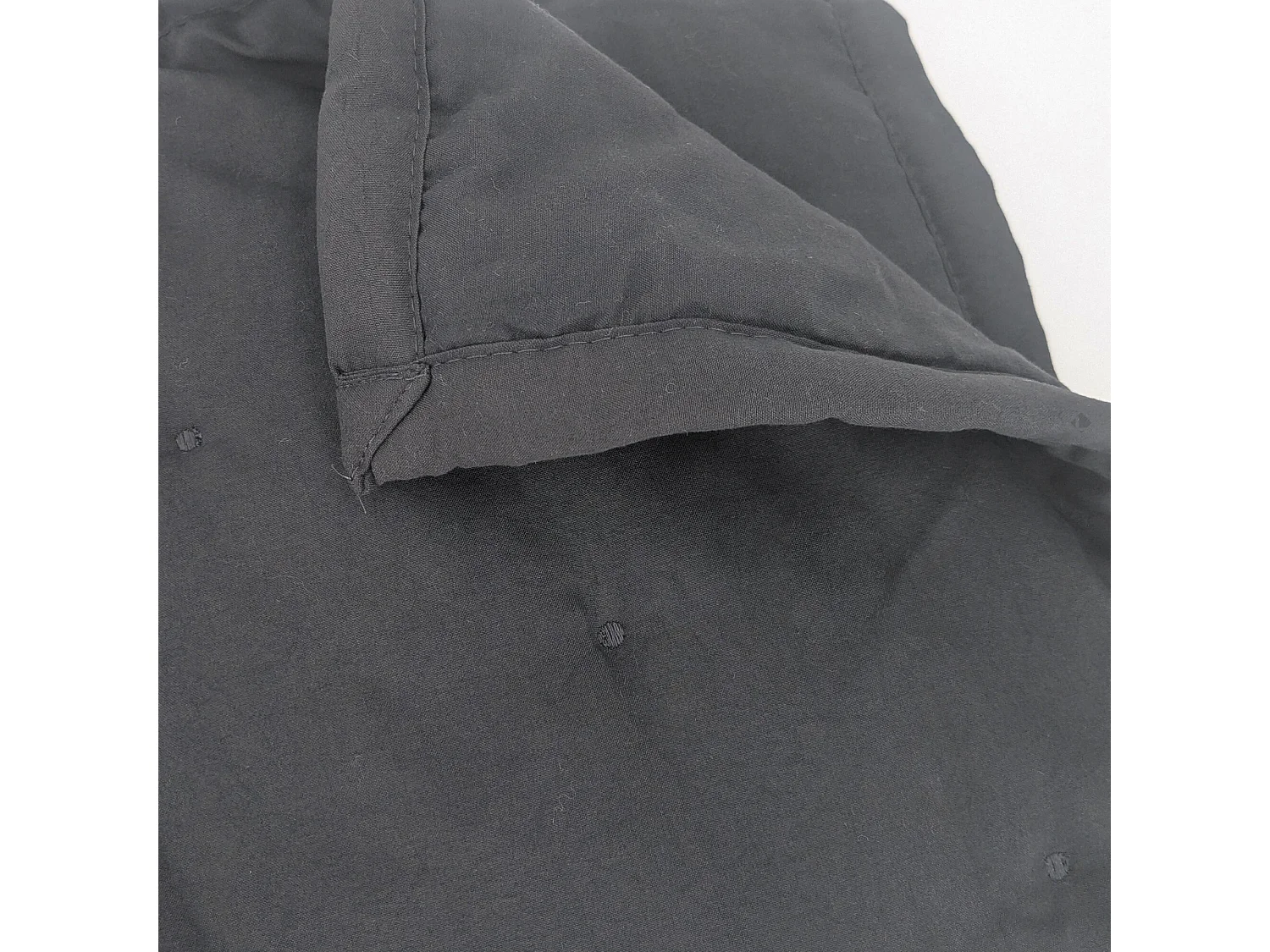 Plaid 150x200 cm CELESTE microfibre points brodés noir caviar