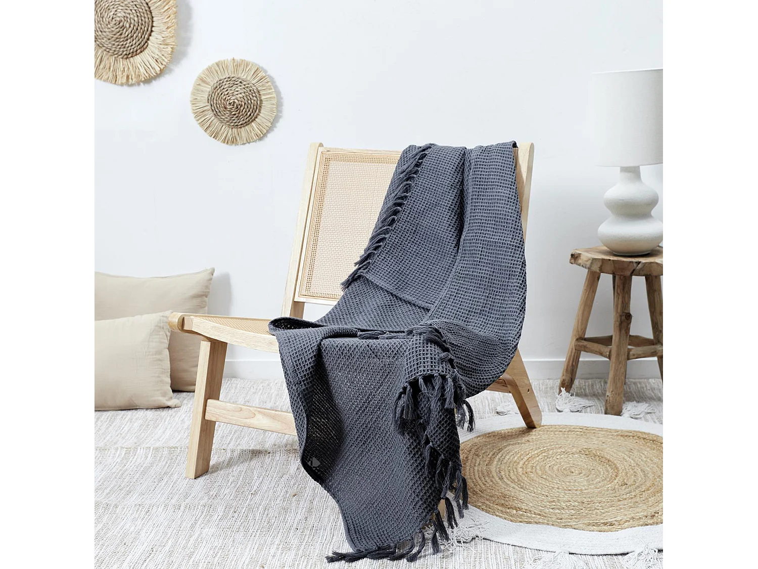 Jeté de canapé à franges gaufré 120x150 cm collection LAURY gris anthracite