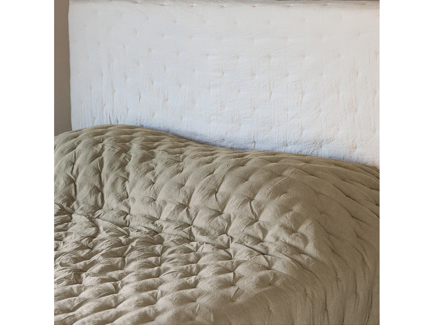 Plaid 150x200 cm CELESTE microfibre points brodés beige loutre