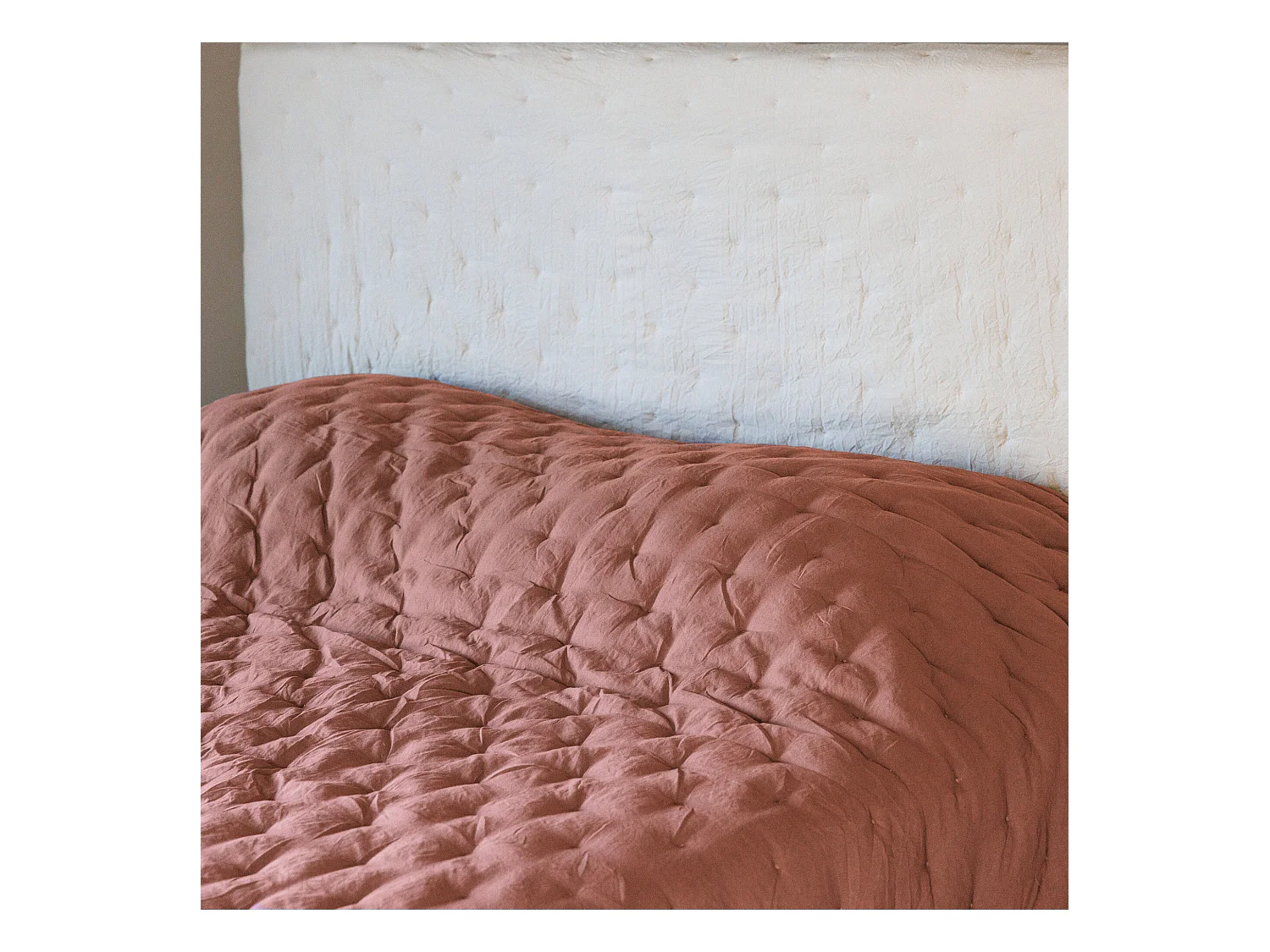 Plaid 150x200 cm CELESTE microfibre points brodés rose pêche