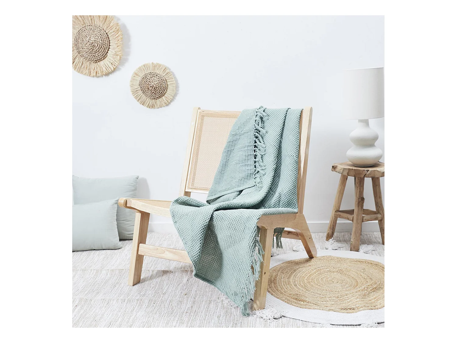 Jeté de canapé à franges gaufré 120x150 cm collection LAURY Vert Sauge