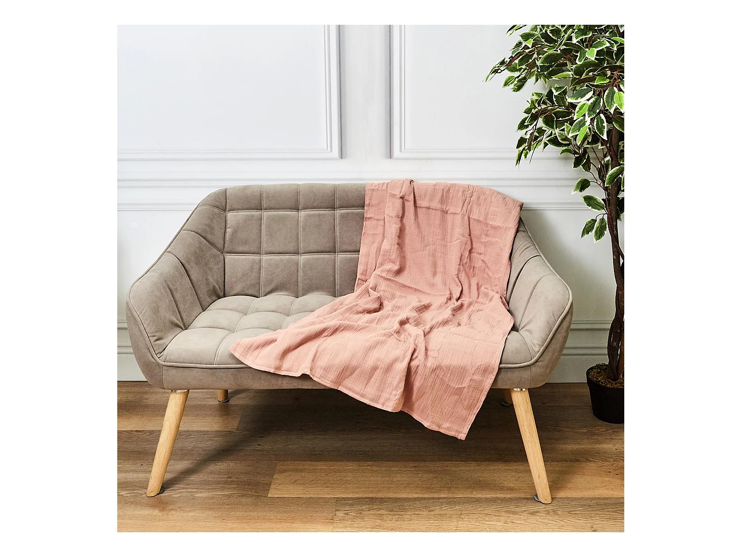 Plaid 120x150 cm collection ECLOSION gaze de coton rose litchi