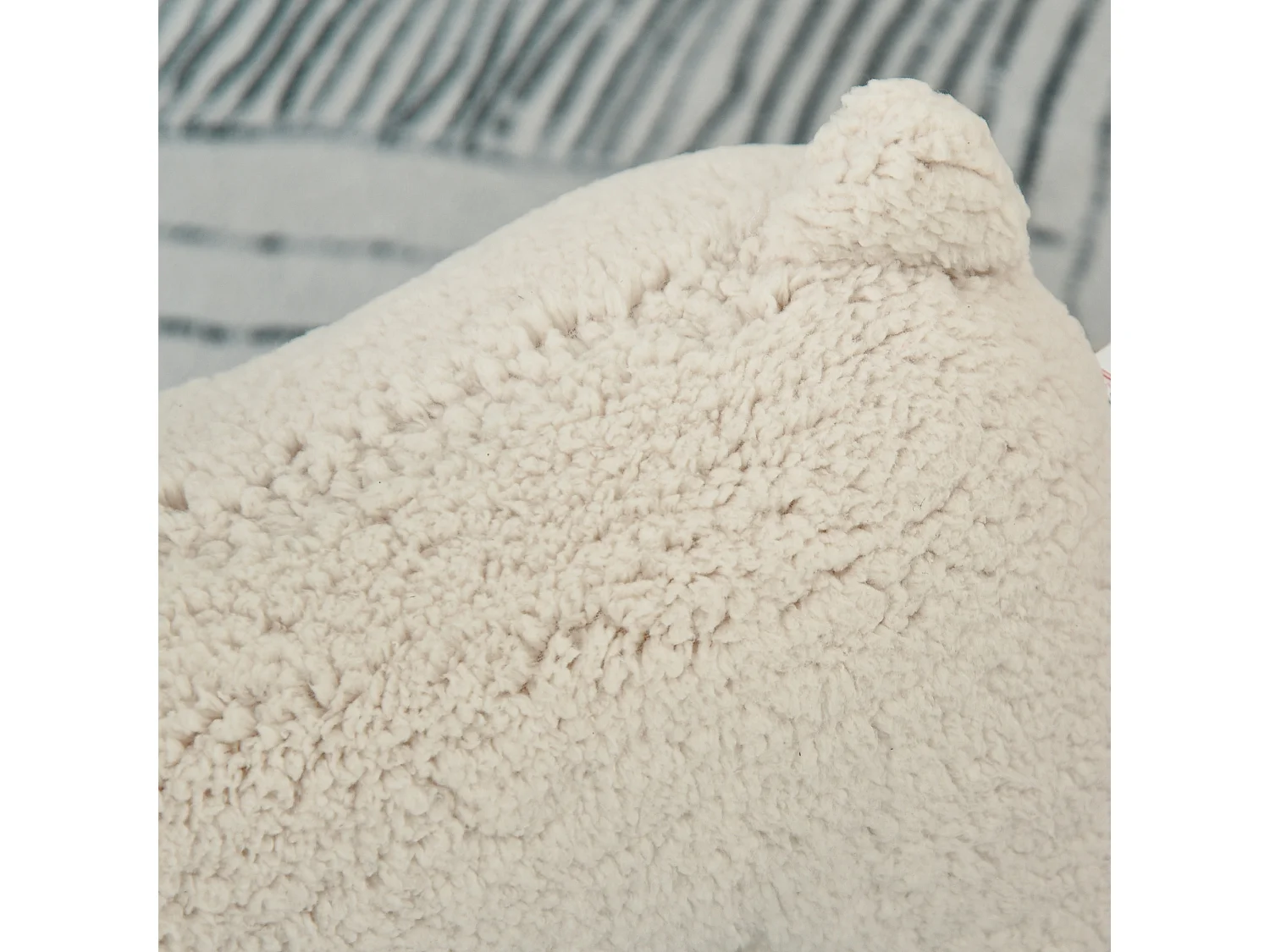 Cavallo a dondolo forma di alpaca per bambini in peluche bianco