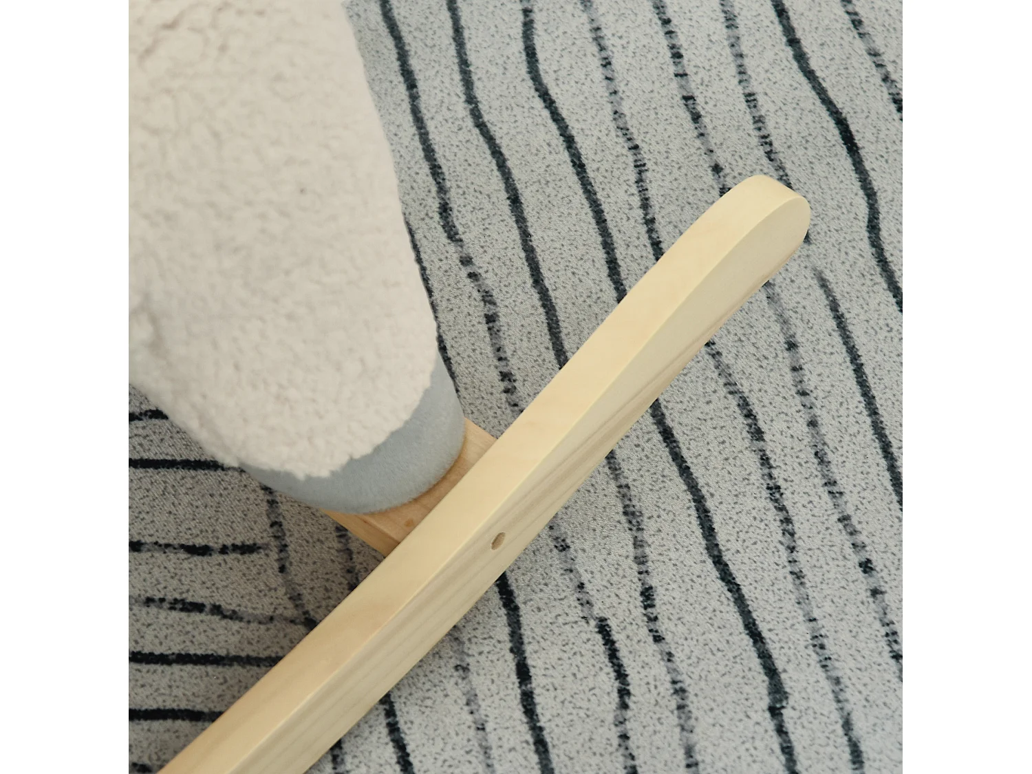 Cavallo a dondolo forma di alpaca per bambini in peluche bianco