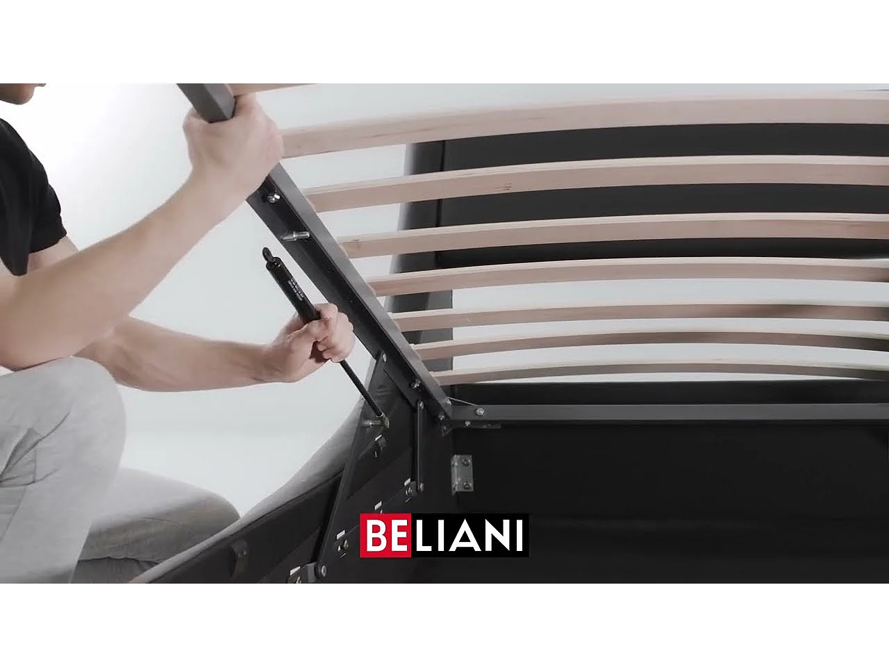 Lit ottoman Cuir PU AVIGNON 180 x 200 cm Argenté