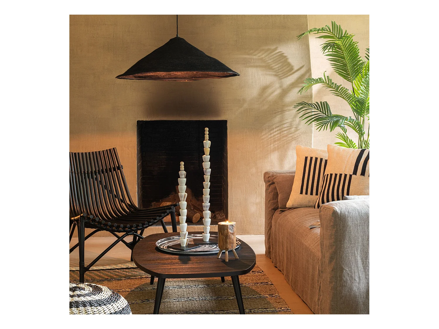 Lámpara colgante de techo con forma de sombrero en junco