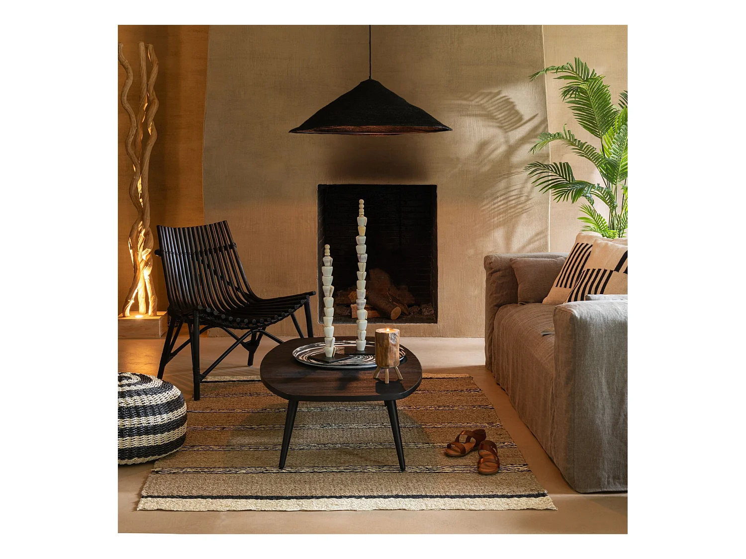 Lámpara colgante de techo con forma de sombrero en junco