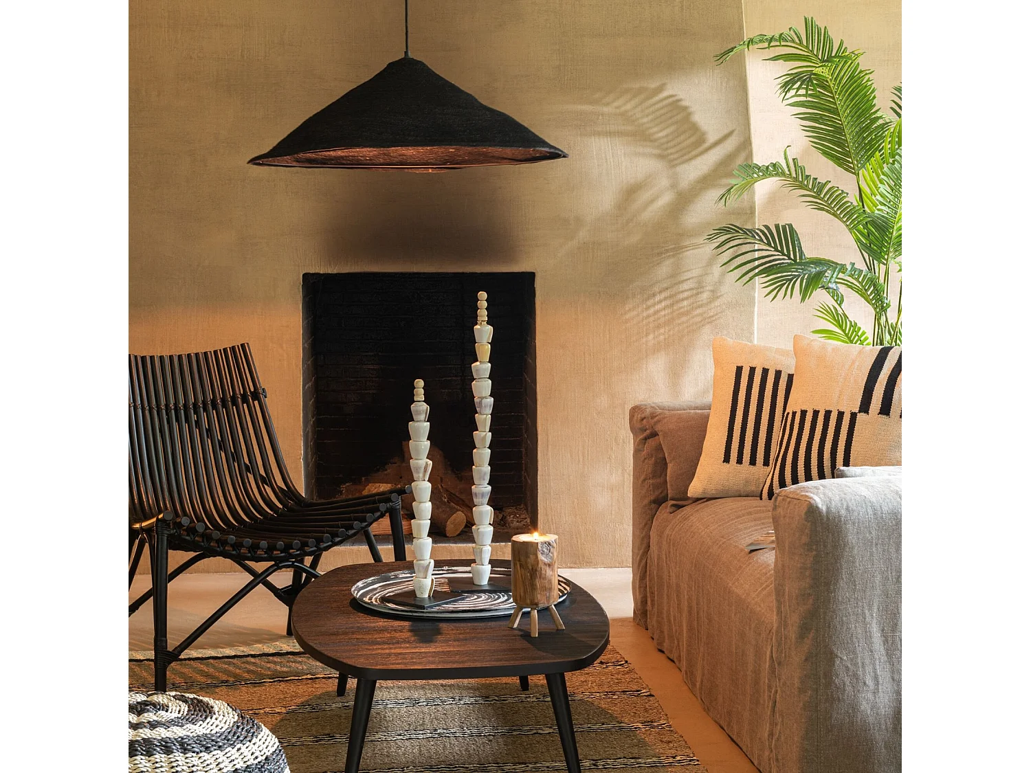 Lámpara colgante de techo con forma de sombrero en junco