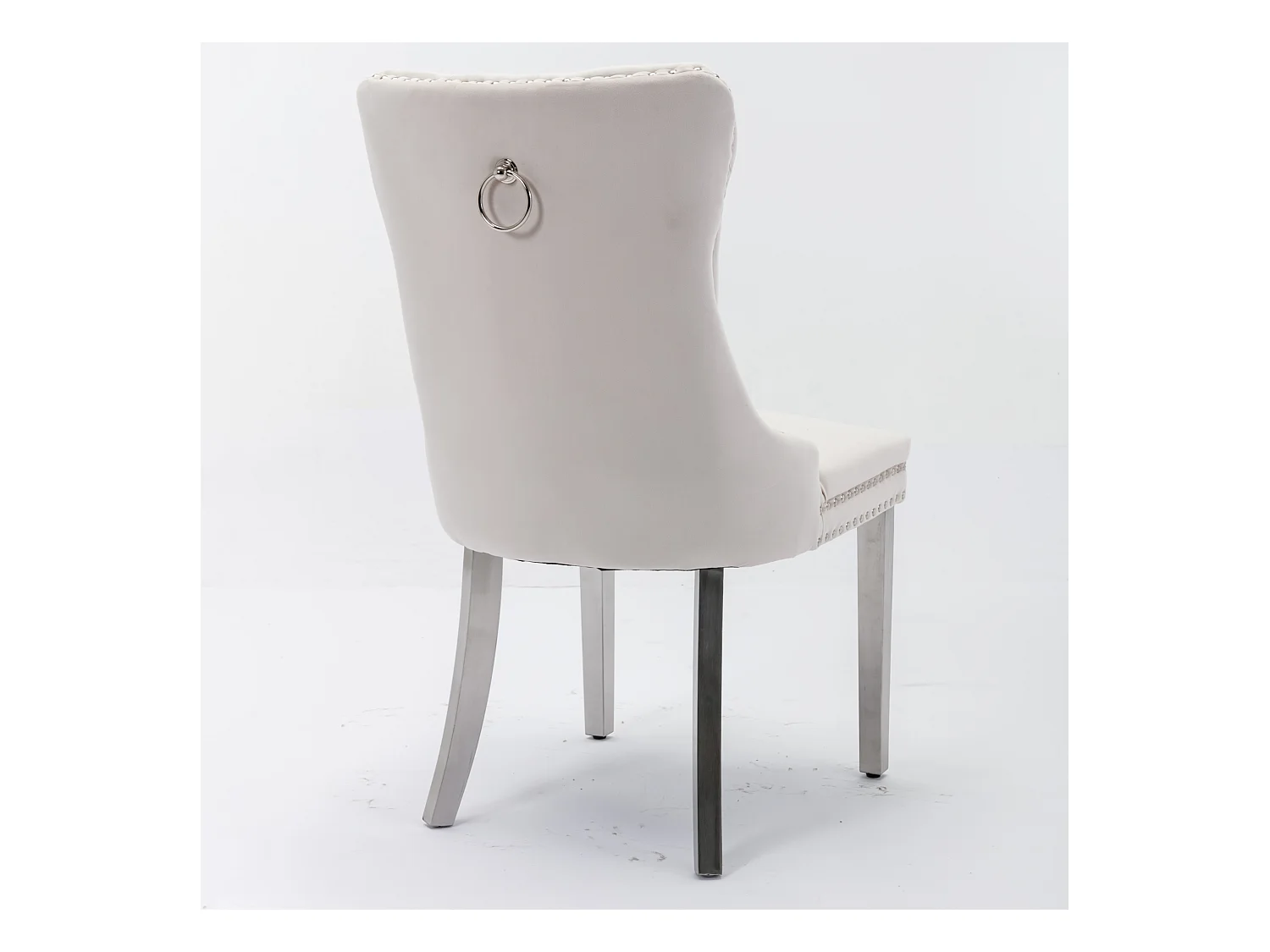 Set di 2 sedie da pranzo - Sedie con schienali imbottiti e gambe in acciaio inossidabile argentato - con finiture borchiate - velluto beige