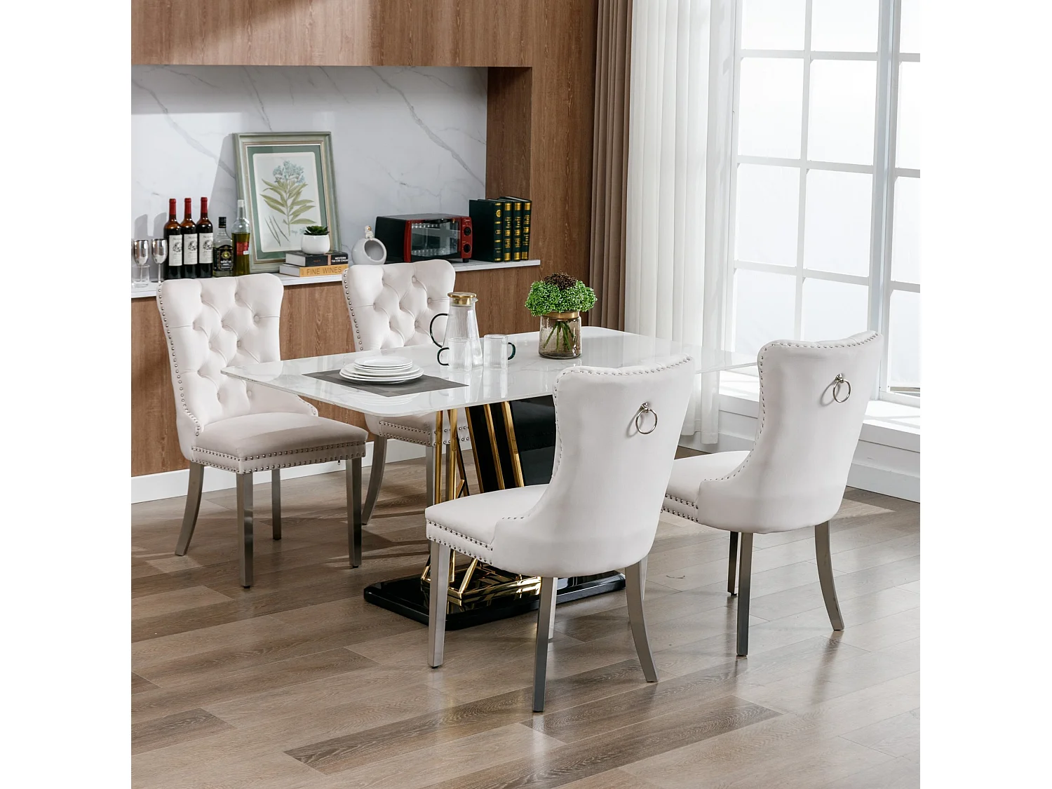 2er-Set Esszimmerstühle – Stühle mit gepolsterter Rückenlehne und silbernen Beinen aus Edelstahl – mit Nietenbesatz – beiger Samt