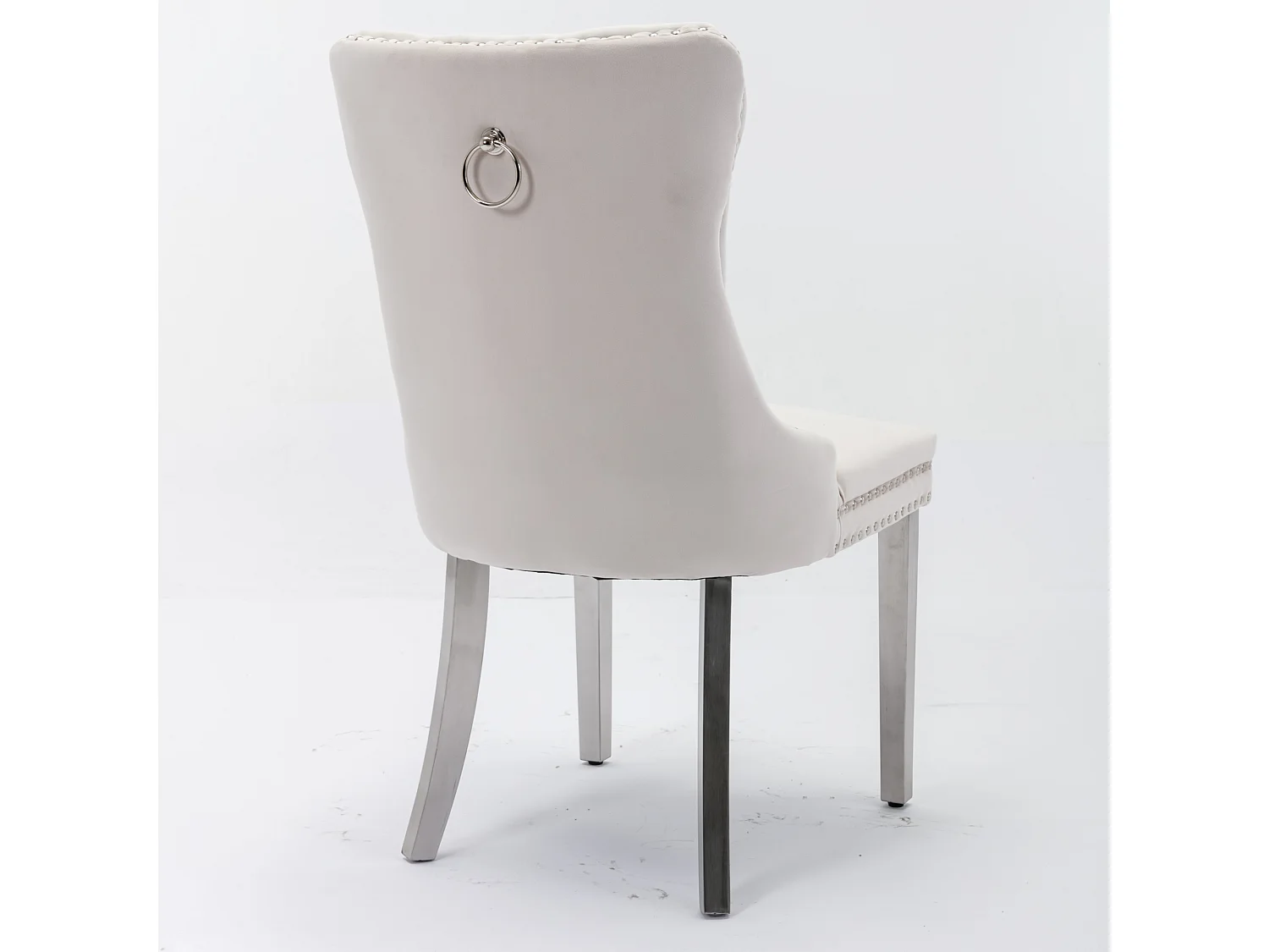 2er-Set Esszimmerstühle – Stühle mit gepolsterter Rückenlehne und silbernen Beinen aus Edelstahl – mit Nietenbesatz – beiger Samt