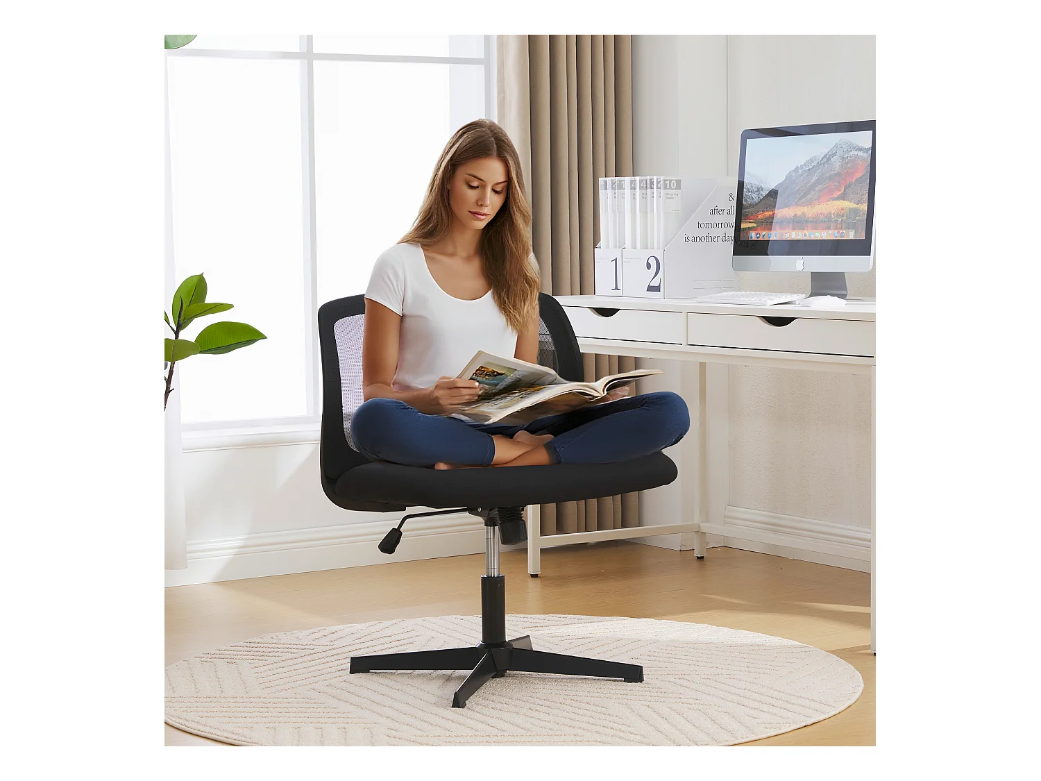 Chaise de bureau pivotante - Fauteuil pivotant  avec fonction bascule et réglage en hauteur - maille noire