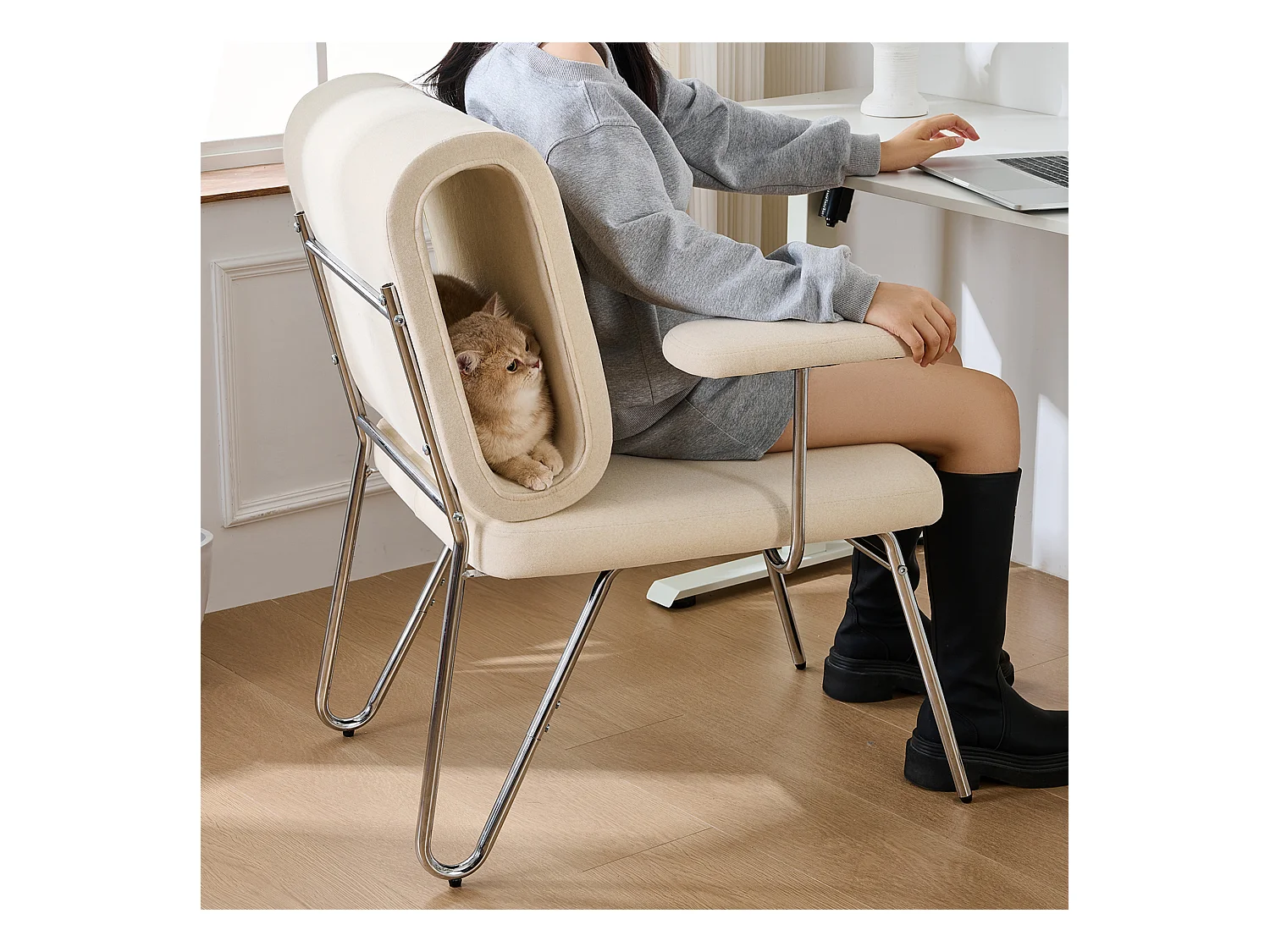Chaise de bureau avec lit pour chat intégré, design ergonomique, matériau résistant aux griffures, tissu, acier et bois, beige (77x70x89cm)