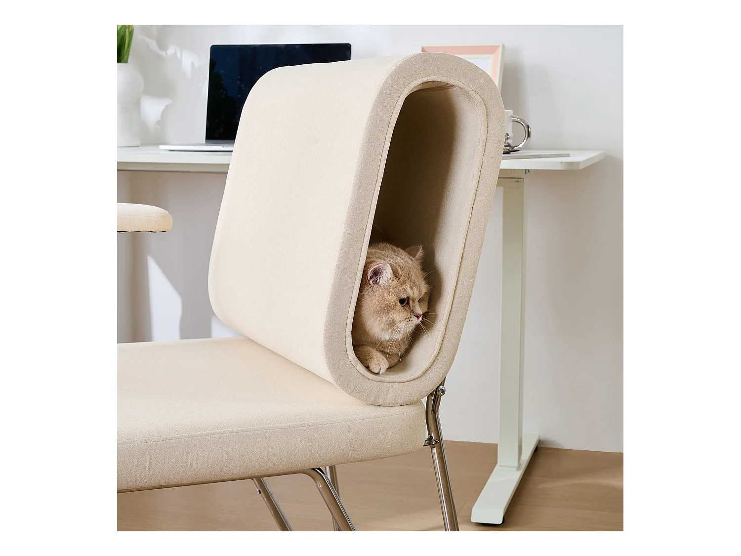 Chaise de bureau avec lit pour chat intégré, design ergonomique, matériau résistant aux griffures, tissu, acier et bois, beige (77x70x89cm)