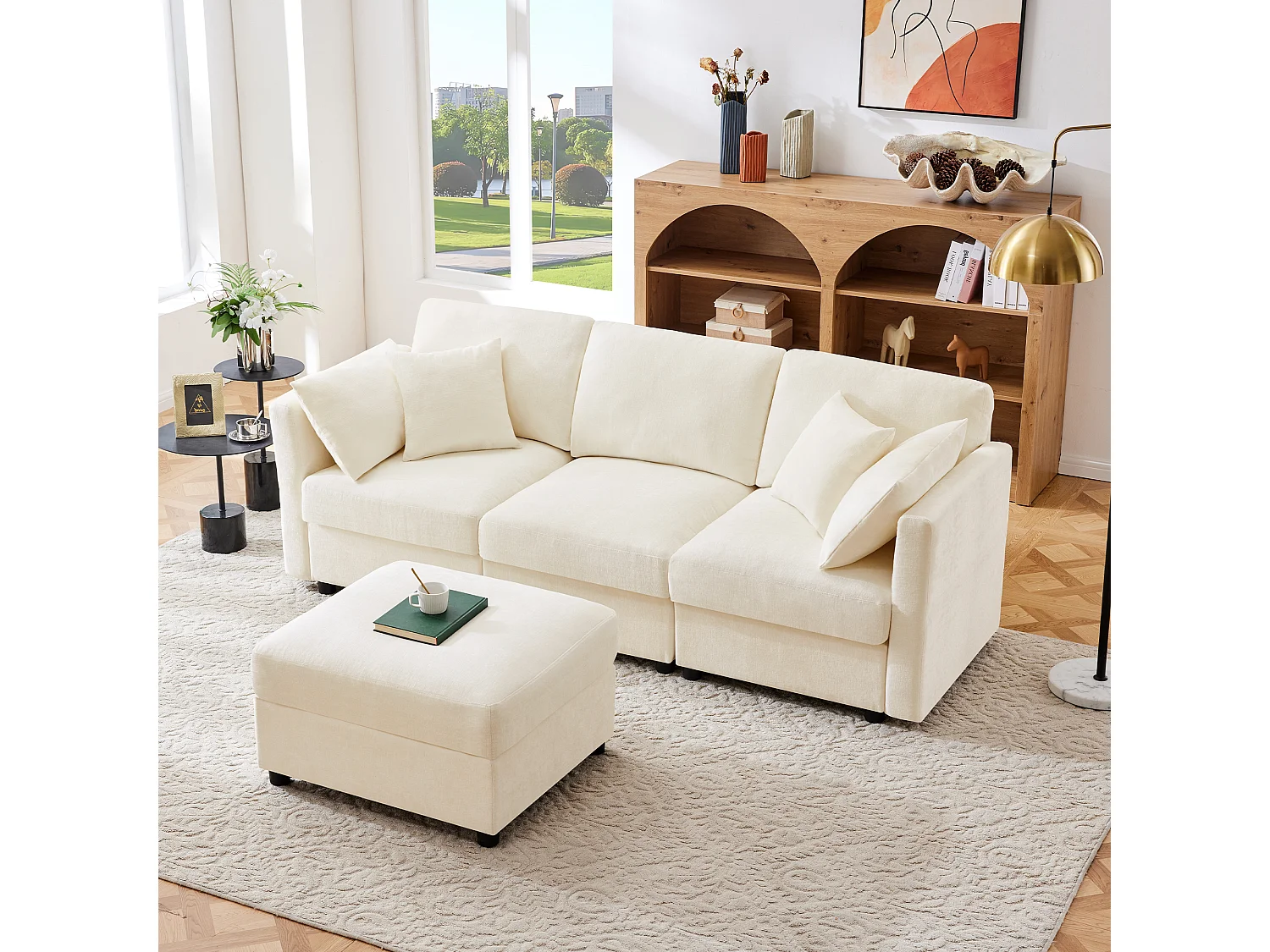 Ecksofa in L-Form - 3-sitzig - mit Fußstütze - 4 Kissen - verstellbare Armlehnen - Beige