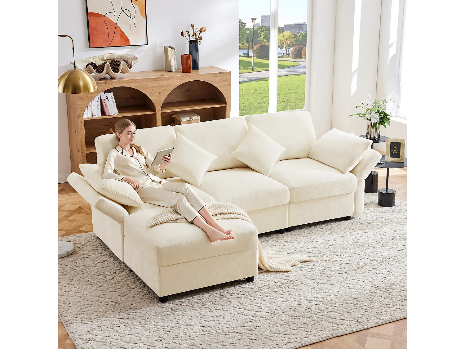 Ecksofa in L-Form - 3-sitzig - mit Fußstütze - 4 Kissen - verstellbare Armlehnen - Beige