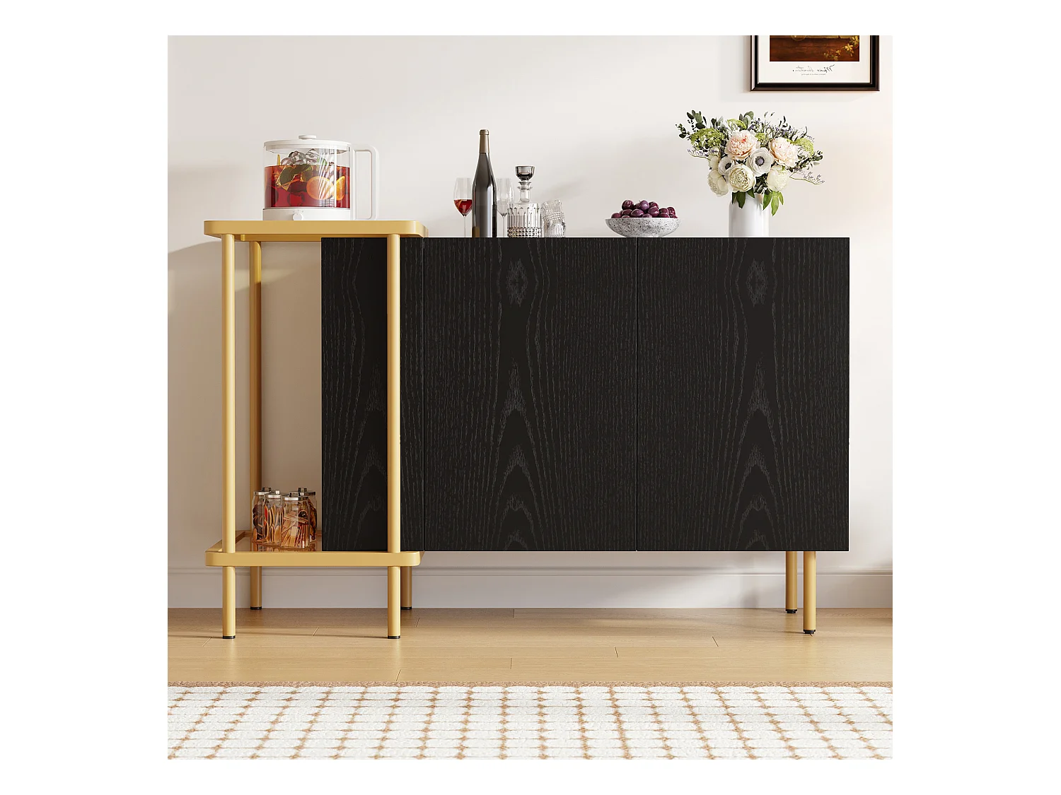 Buffet noir avec 2 portes et 2 compartiments ouverts, pieds en métal doré - pour salon