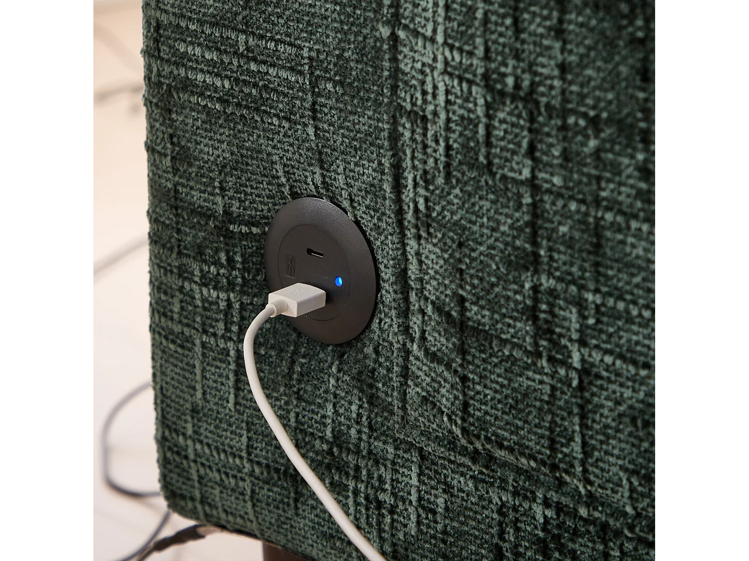 2-Sitzer-Sofa mit LED-Beleuchtung und USB-Anschluss, Holzfüße - Chenille-Stoff dunkelgrün