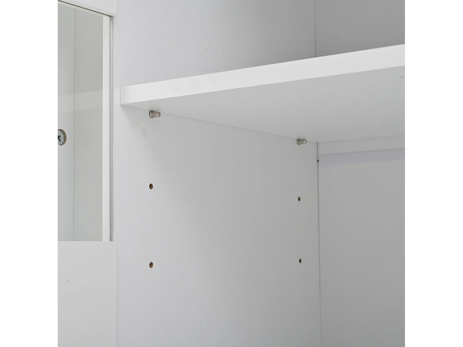 Buffet blanc avec éclairage LED, 3 portes et étagères réglables - pour salons et bureaux