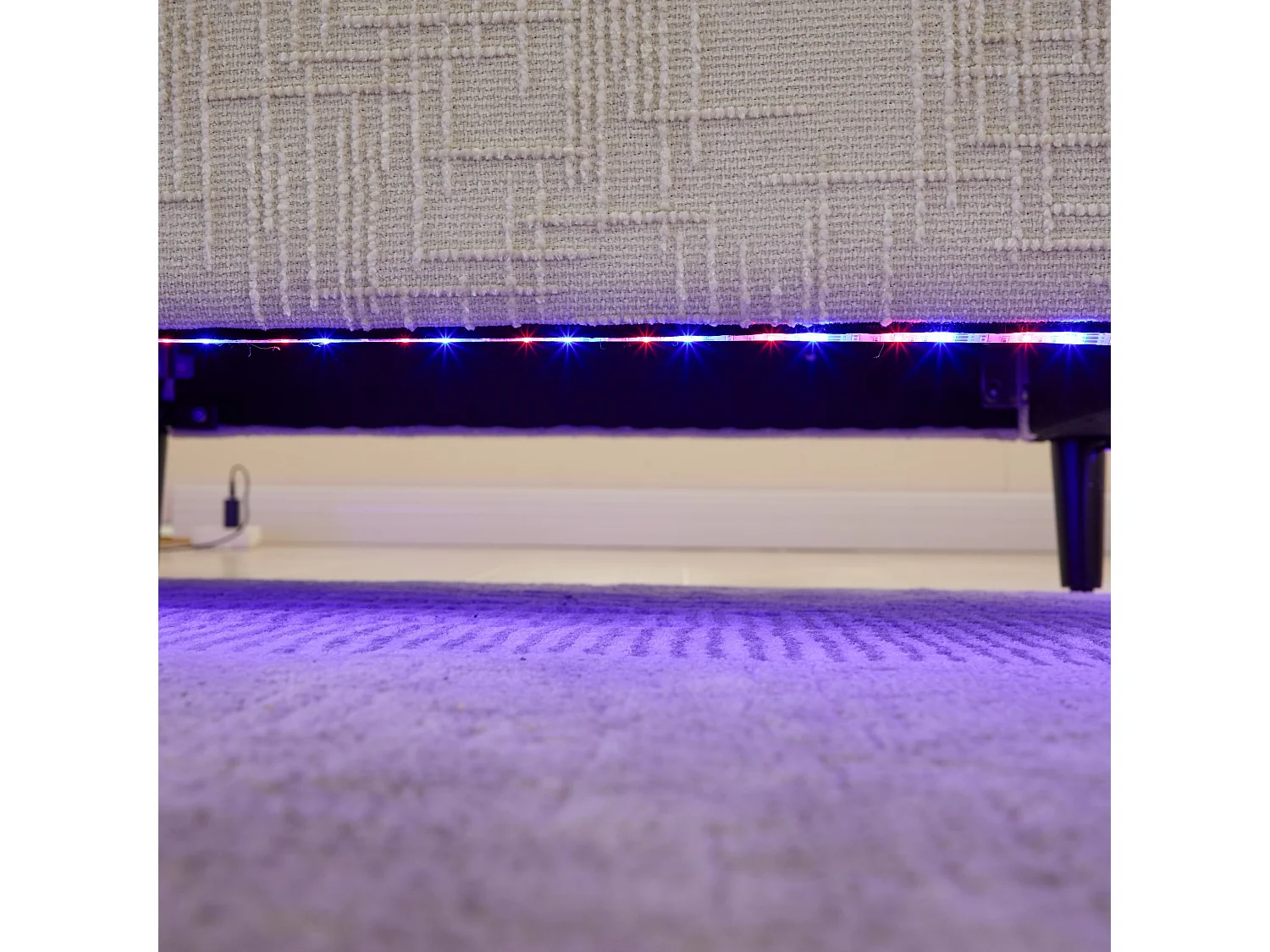 2-Sitzer-Sofa mit LED-Beleuchtung und USB-Anschluss, Holzfüße - Chenille-Stoff beige