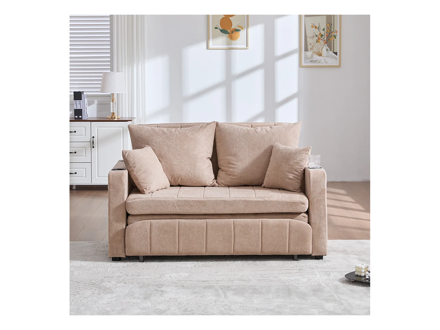 Wandbares Sofa mit Seitentaschen, Getränkehaltern und USB-Ladeanschluss – Khakifarbenes Chenille